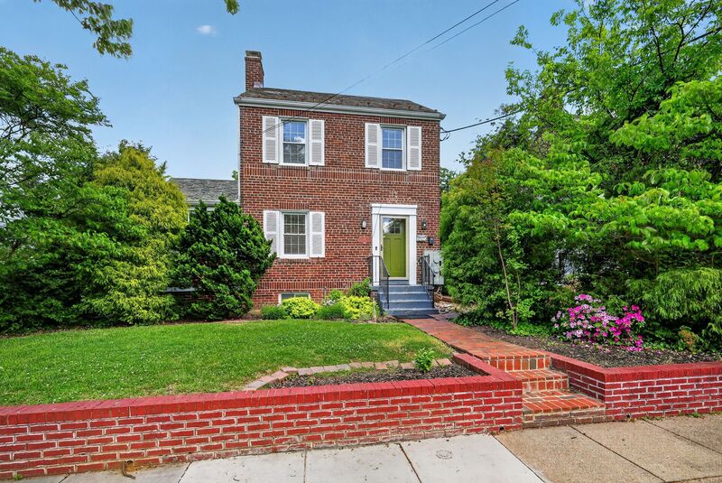 Washington House: 2112 34th Street Southeast