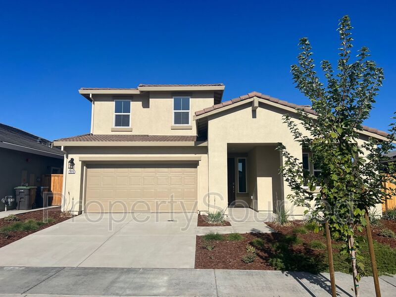 Lathrop House: 1029 Pipit St