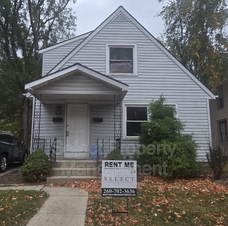 Fort Wayne Condo: 616 Lawton Place