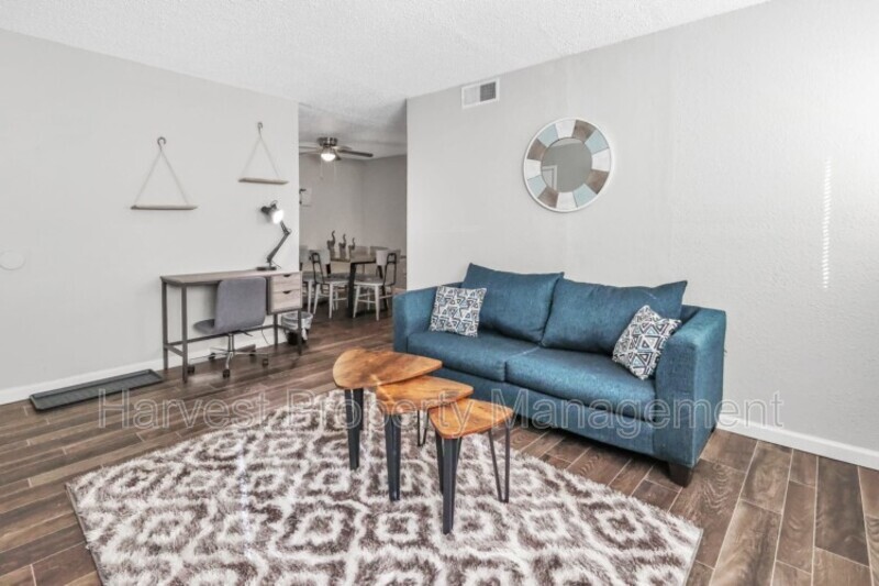 Request a Viewing for 925 W 29th St S, Wichita, KS 67217 Tenant Turner