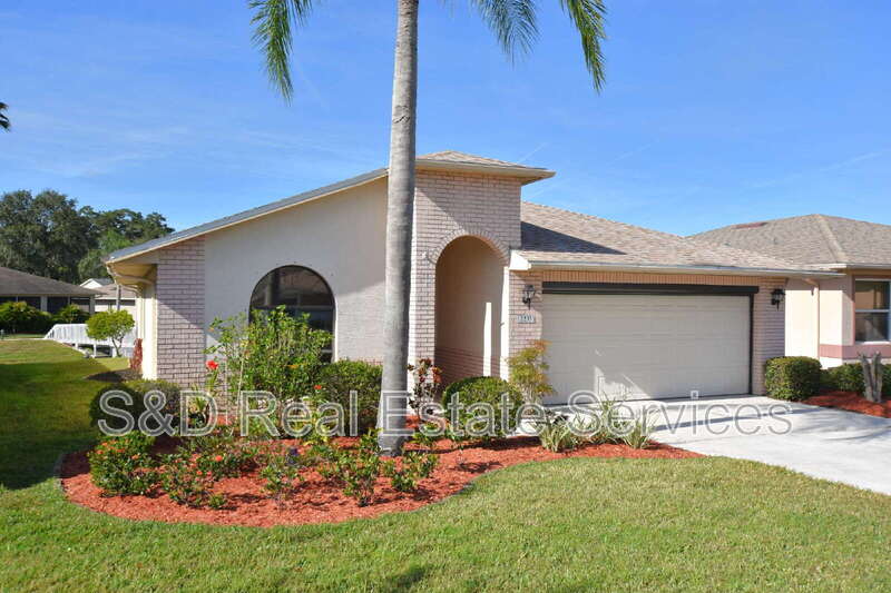 Lakeland House: 2235 Silver Re Drive