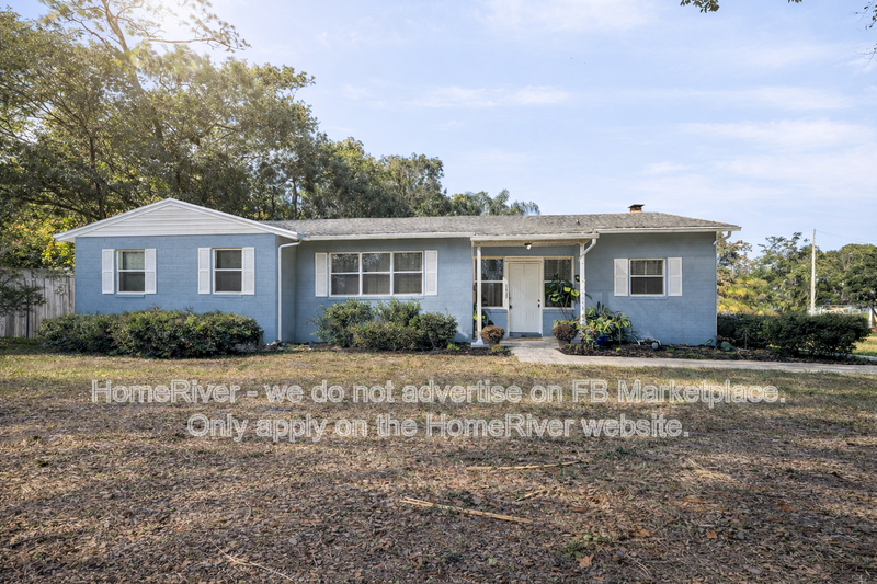Jacksonville House: 6627 Newcastle Rd