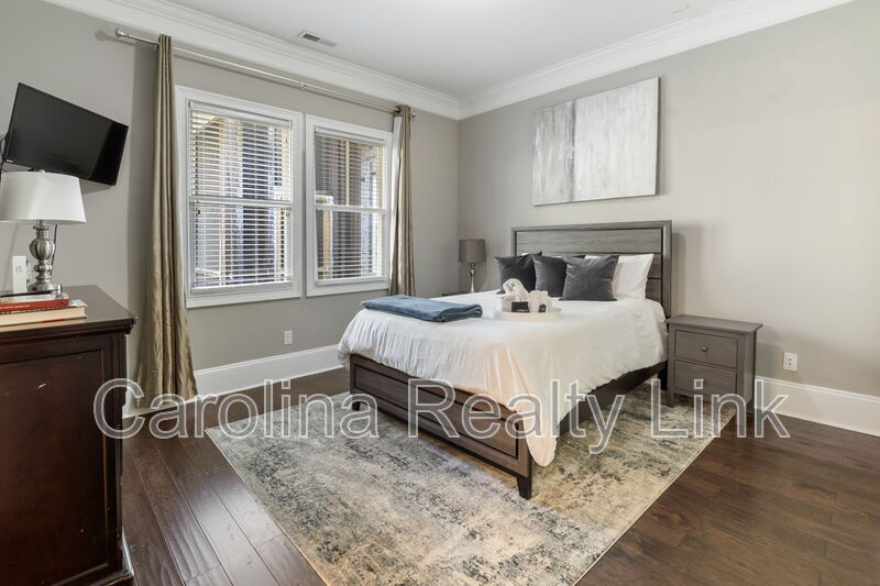 Mint Hill House: Thompson Road