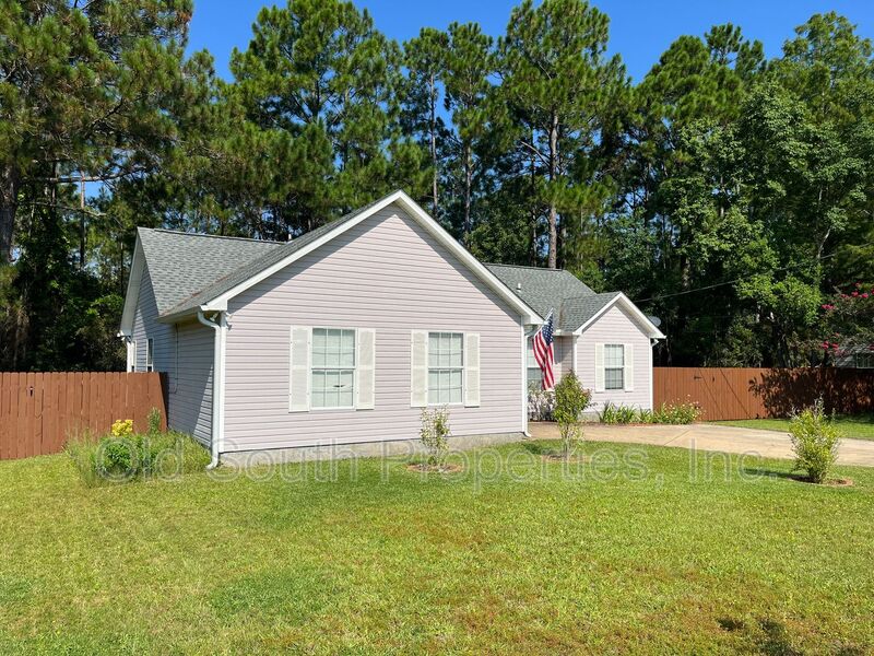 Pensacola House: 7820 Mellow Days Dr