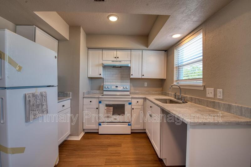 Edmond Condo: 1001 E Main ST, Apt A - 1