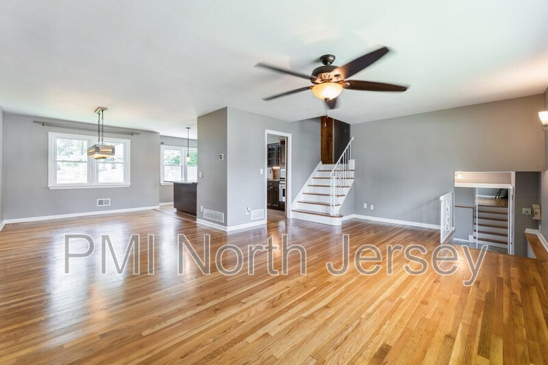 Bergenfield House: 150 Pleasant Avenue