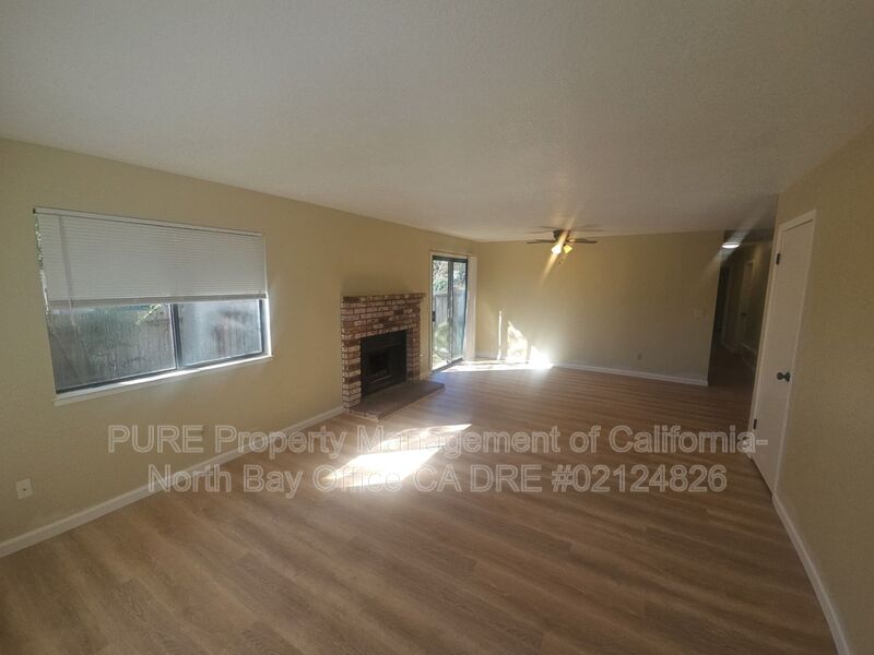 Ukiah Condo: 120 Oak Manor Dr