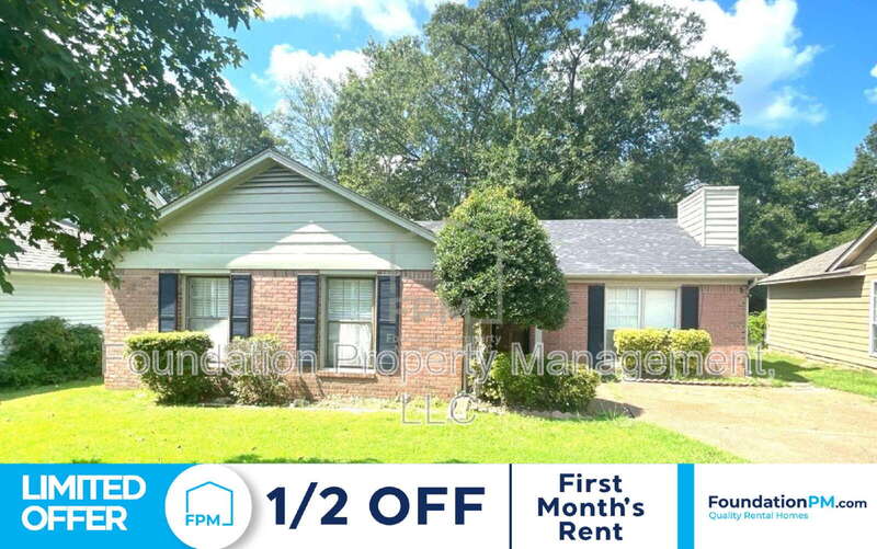 Memphis House: 2663 Bay Pointe Circle West