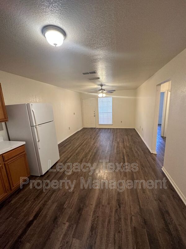 Cleburne Condo: 1110 Williams Ave Apt #A