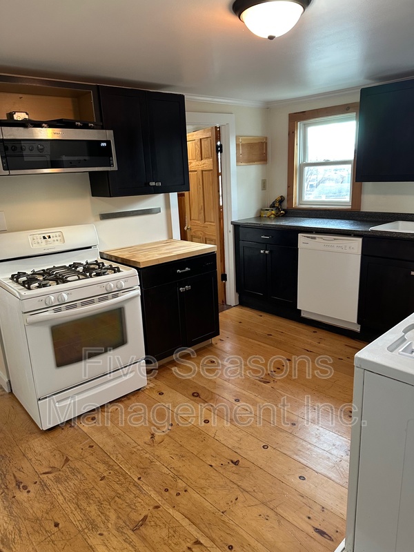 Winooski Condo: 60 Franklin st Apt B