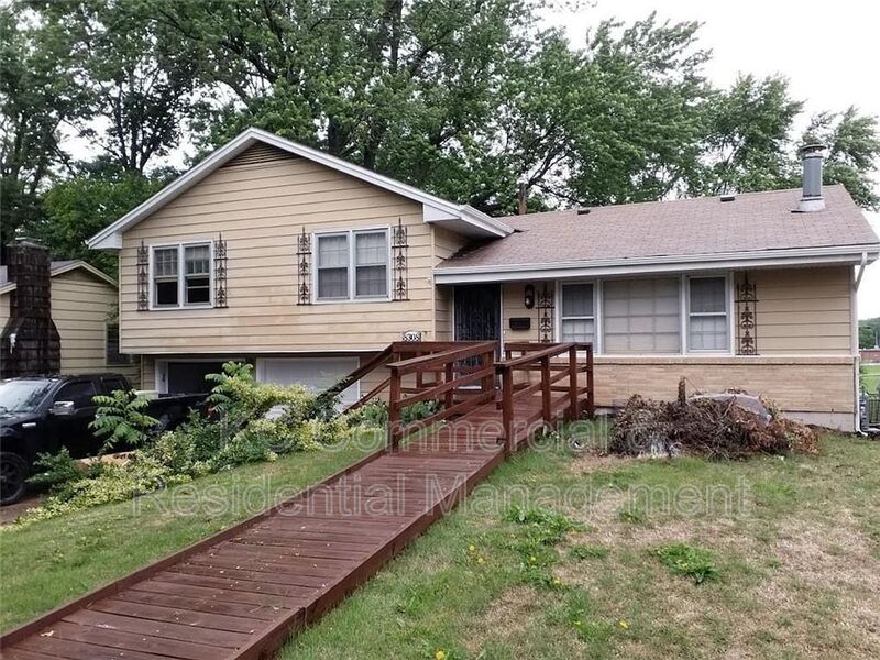 Raytown House: 8308 E 85th Street
