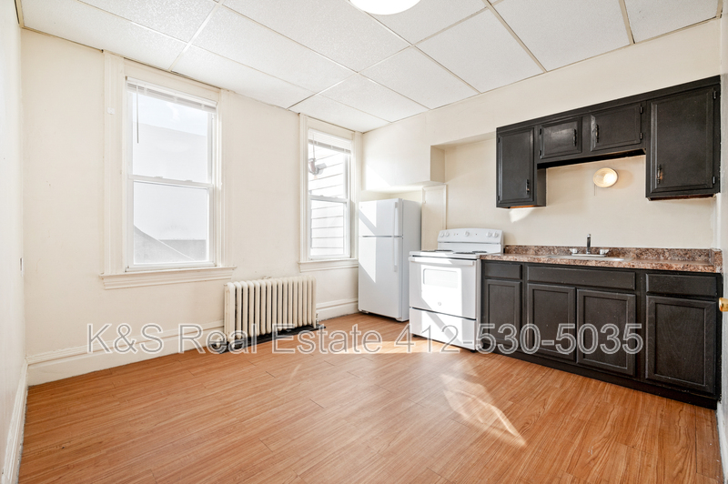 Braddock Condo: 441 - 443 - 445 Library Street - 443 Apt. 5