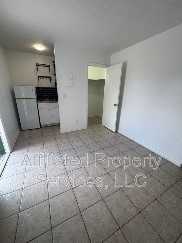 West Palm Beach House: 3411 Broadway Ave