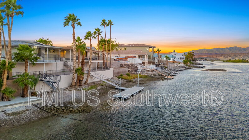 Bullhead City House: 437 Riverfront Drive