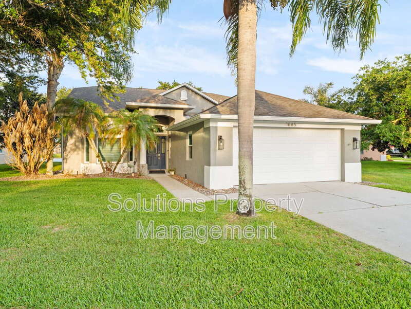 Melbourne House: 1665 Ficus Point Dr