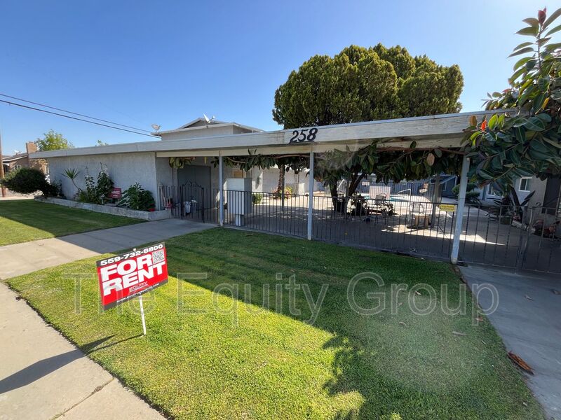 Porterville Condo: 258 N G St.