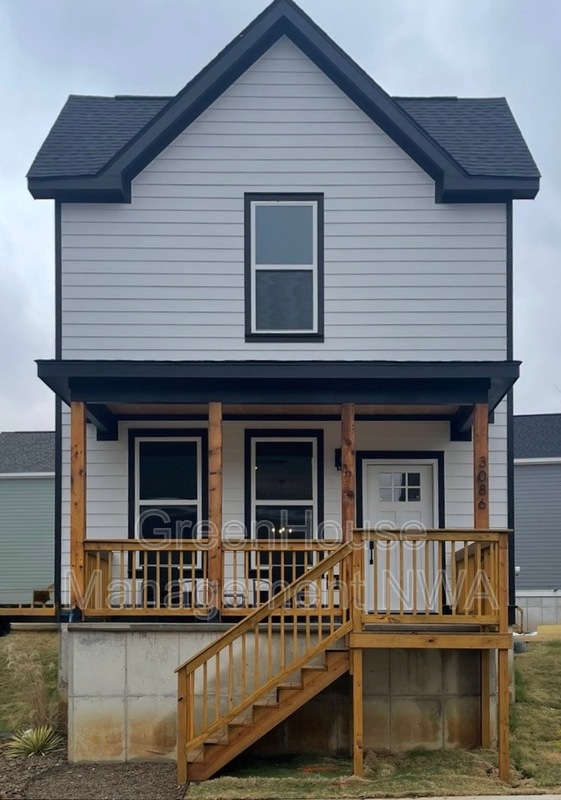 Fayetteville House: 3086 W Salida Ln