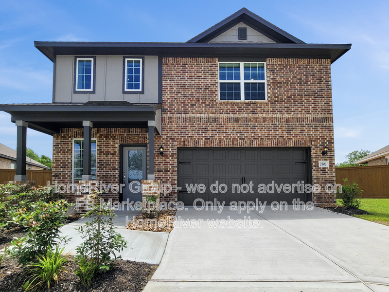 Iowa Colony House: 2502 Green Jasper Dr