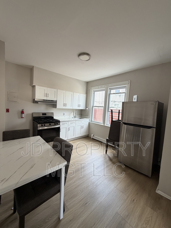 Cliffside Park Condo: 341-343 PALISADE AVE - 2B