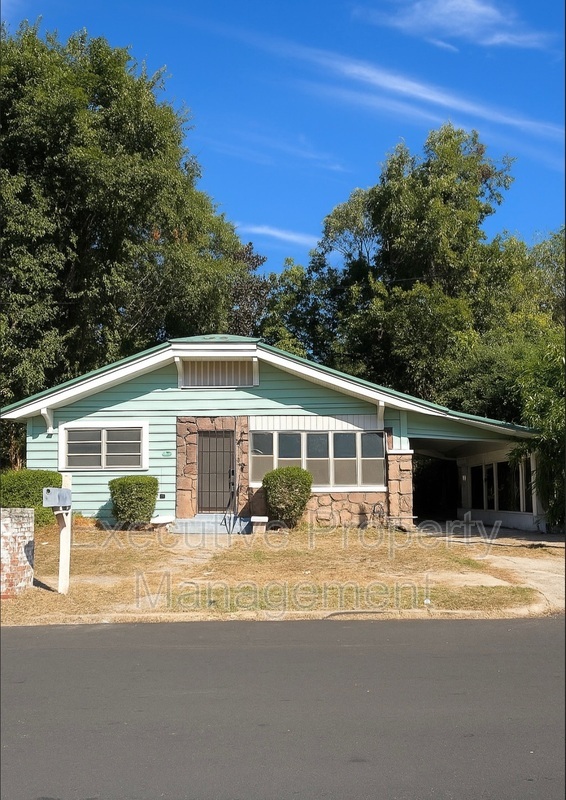 Fairfield House: 304 52nd Alley