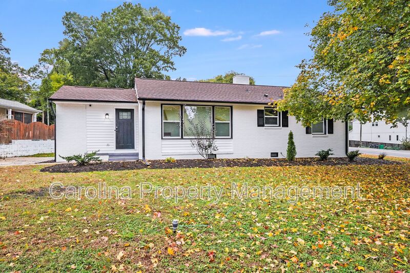 Charlotte House: 2301 Shamrock Dr