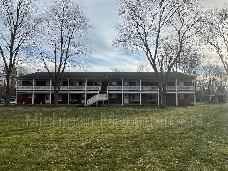 South Lyon Condo: 59425 10 Mile Rd