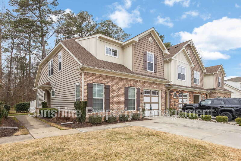 Chesapeake Condo: 813 Tiffany Green Court