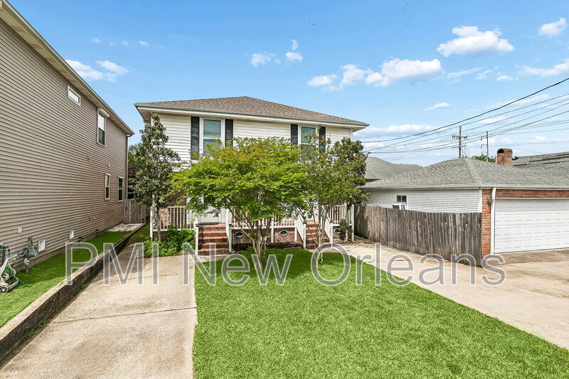 New Orleans Townhome: 6468 Avenue B