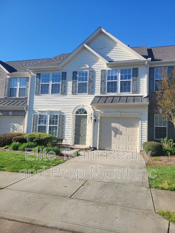 Lake Wiley Townhome: 177 Autumn Falls Dr