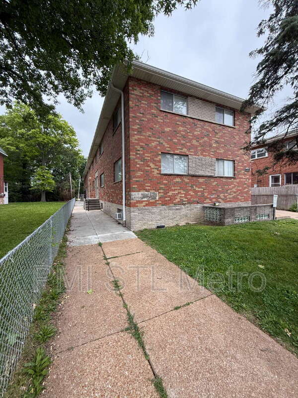 St. Louis Condo: 4838 South Broadway Street Unit C