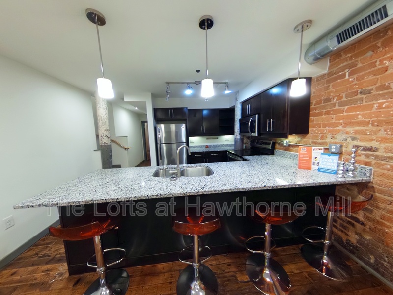 Charlotte Condo: 1101 Hawthorne Lane