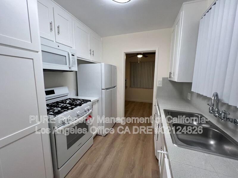 Sherman Oaks House: 4427 Murietta Ave