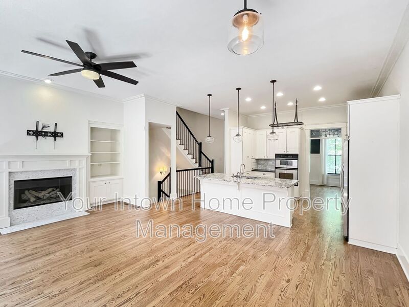 Atlanta House: 1867 Gordon Manor NE