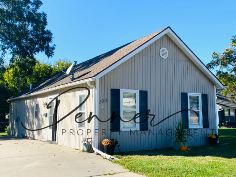LEE'S SUMMIT House: 100 NW MARKET ST