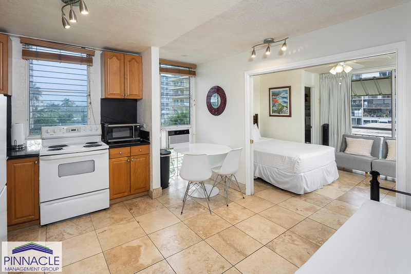Honolulu Condo: 240 Liliuokalani Ave #401