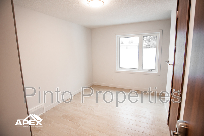 Edmonton House: 10749 86 Avenue Northwest