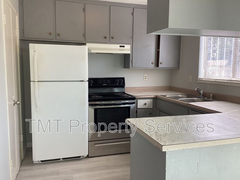 Stockton House: 8611 Acapulco Way
