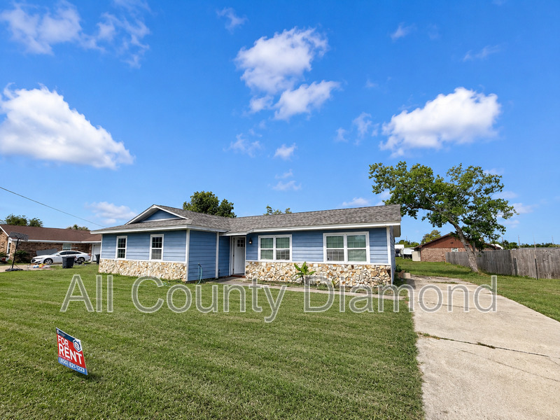 Panama City House: 175 N Berthe Ave