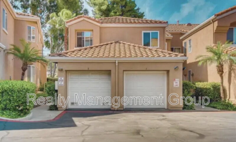 El Cajon Townhome: 13801 Pinkard Way
