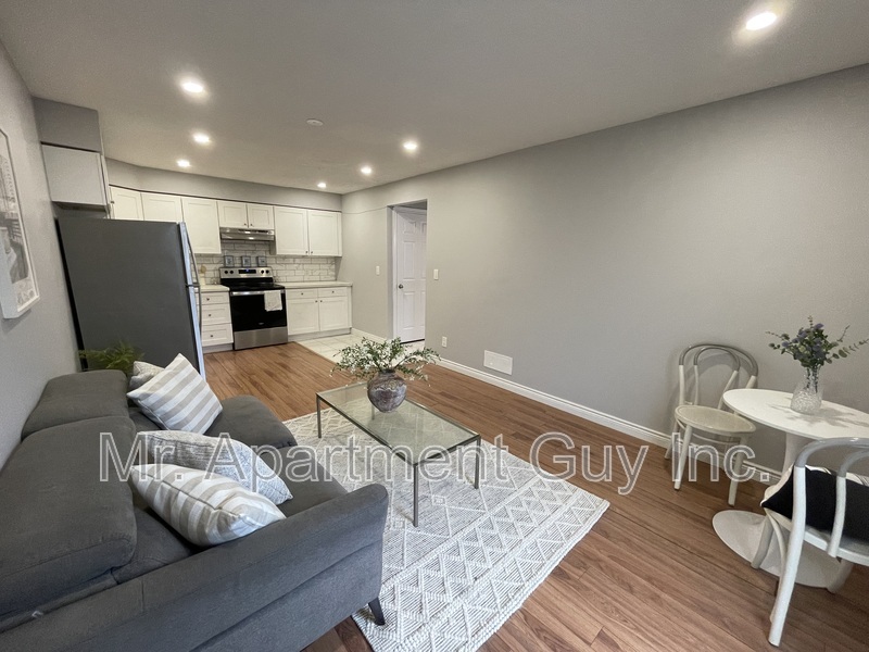 Hamilton Condo: 30 William Street