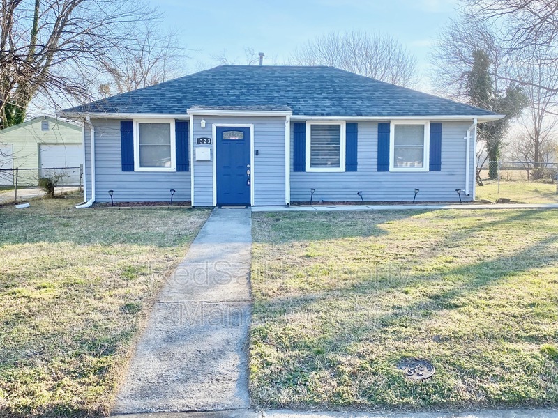Hampton House: 323 Roane Dr
