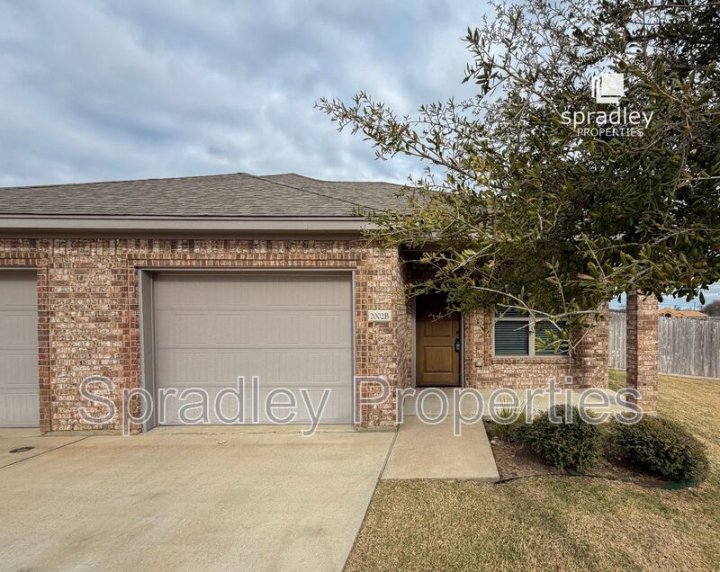 Troy Condo: 2002B Sparrow Cove