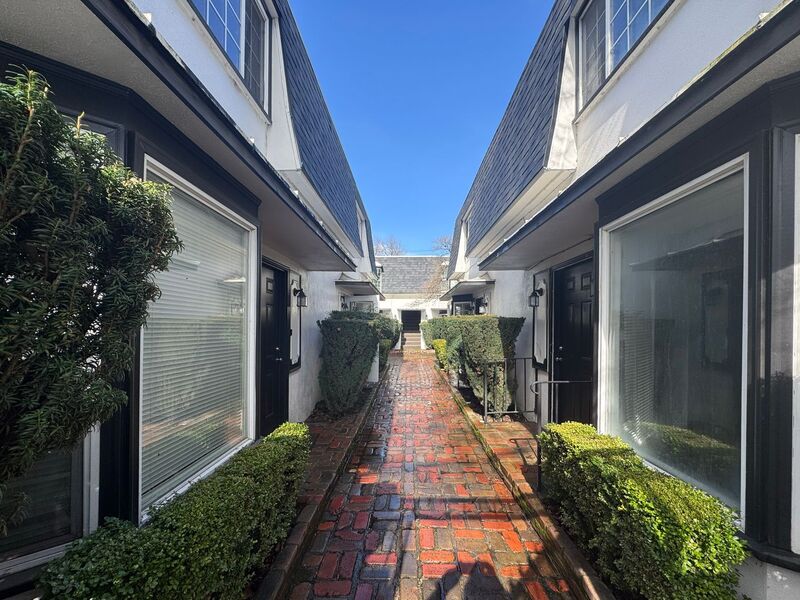 Eugene House: 1103-B West 6th Avenue