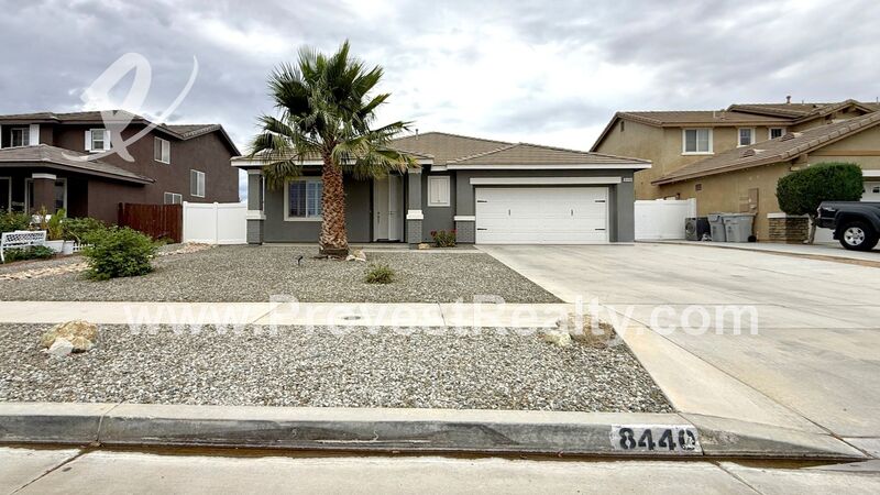 Hesperia House: 8440 Hoover Ct