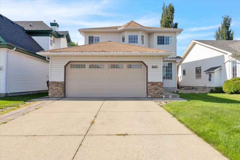 Edmonton House: 841 Ryan Place NW