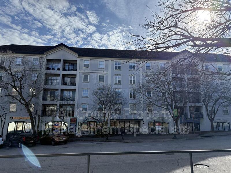 Columbia House: 2002 Greene St