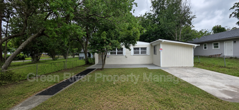 Jacksonville House: 8910 Adams Ave