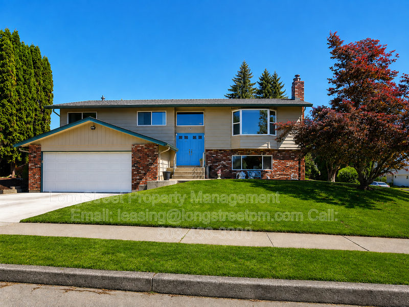 Gresham House: 794 SW Orchard Pl