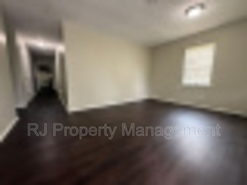 Memphis House: 284 Gaston Ave