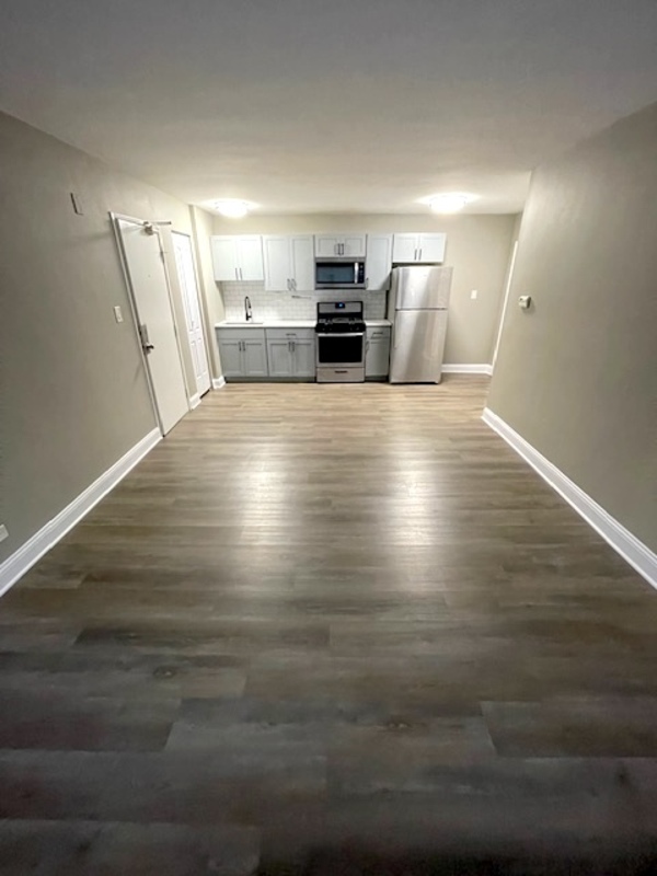 Arlington Heights Condo: 1 North Dryden Place - 1-1E